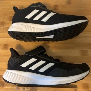 Boys’ Adidas size 3